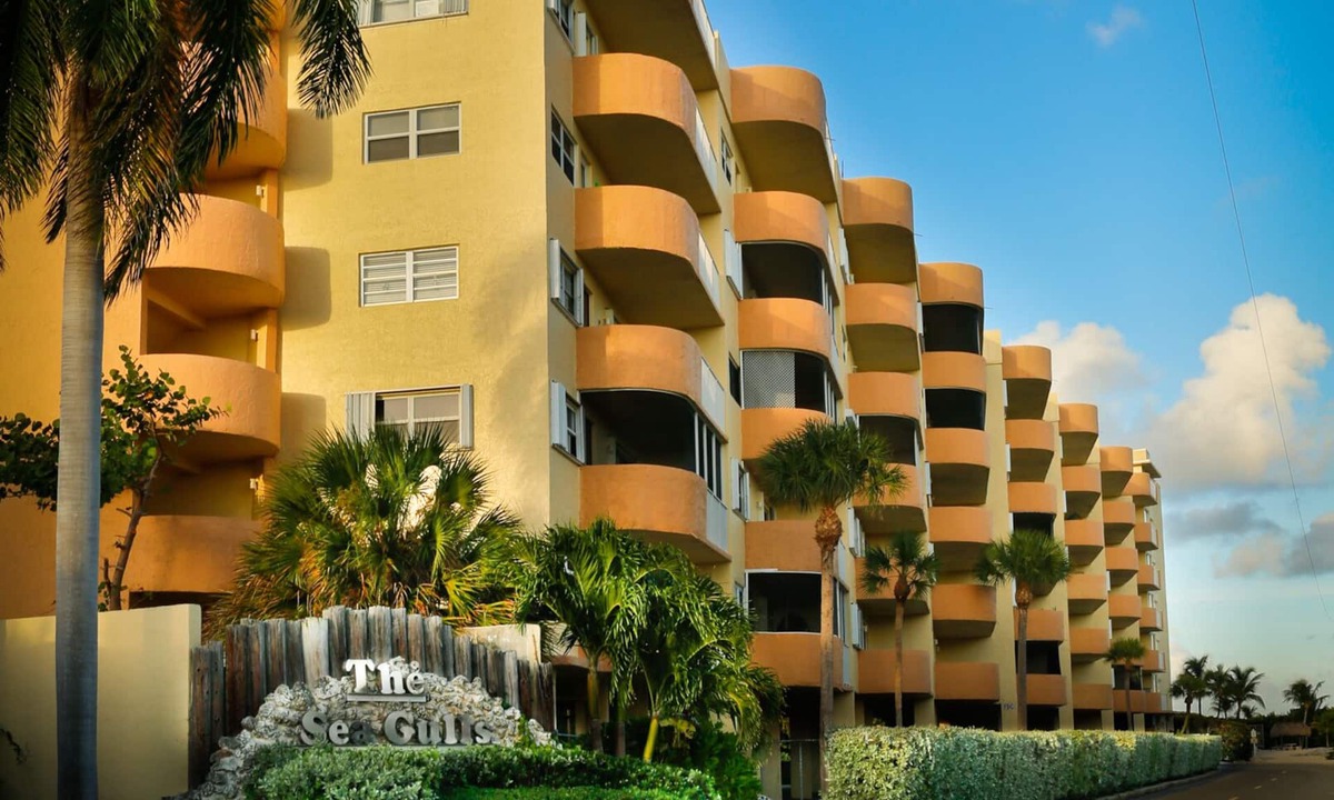 Tavernier Condo | Large Screened Porch, Professional Cleaning, Wifi