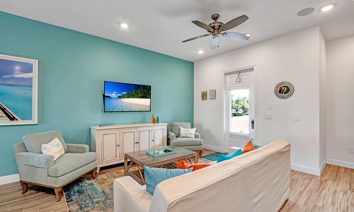West Kissimmee Villa | Last Minute Disney Getaway! Villa with Private Pool & Hot Tub. Book Now! #39456