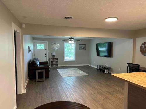 Murfreesboro House | Lawrence Oaks Residence