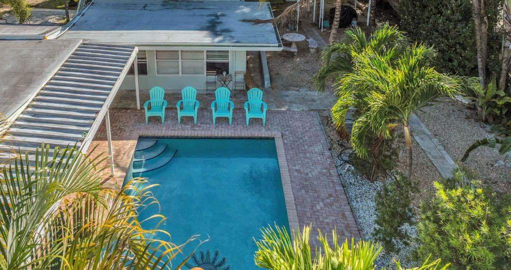 Coral Brook Apartment | Lazy Cabana- Pool Canal Wilton Drive