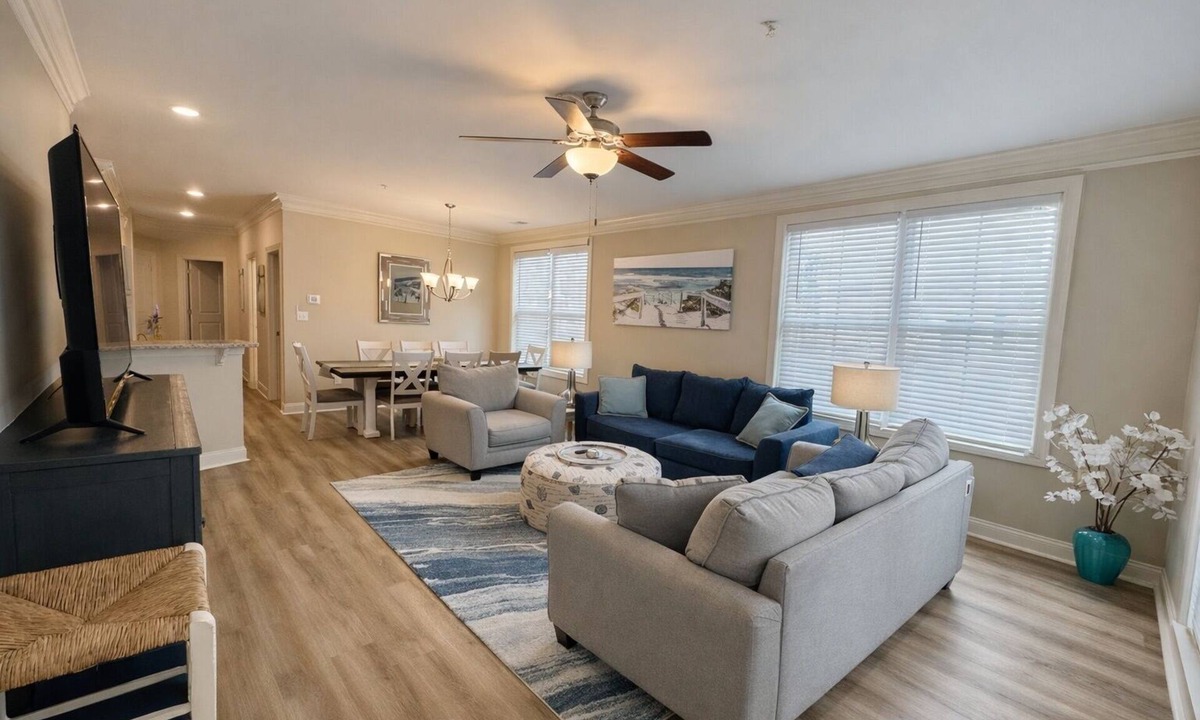 Murrells Inlet Condo | Lazy Palm-Free BEACH pass! POOL! 1/2 mile to Marshwalk and Marina! 3 King bdrms!
