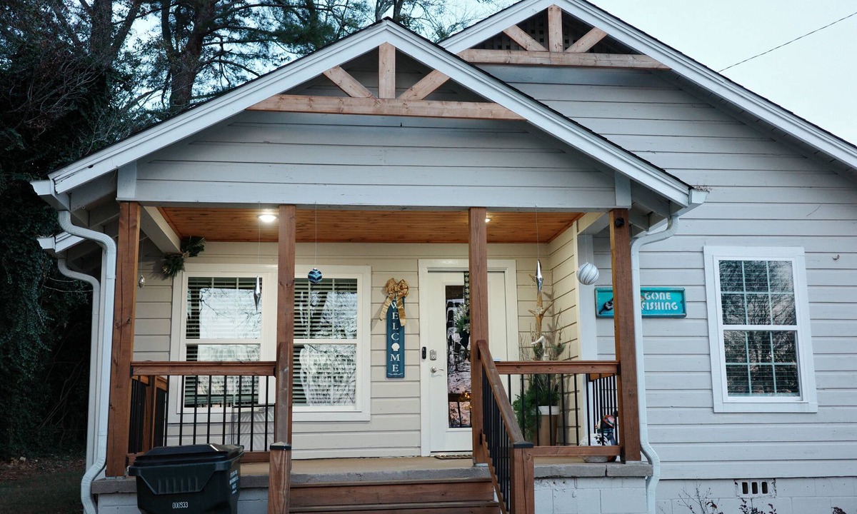 Gainesville Cottage | Lindo Lanier Cottage in Gainesville