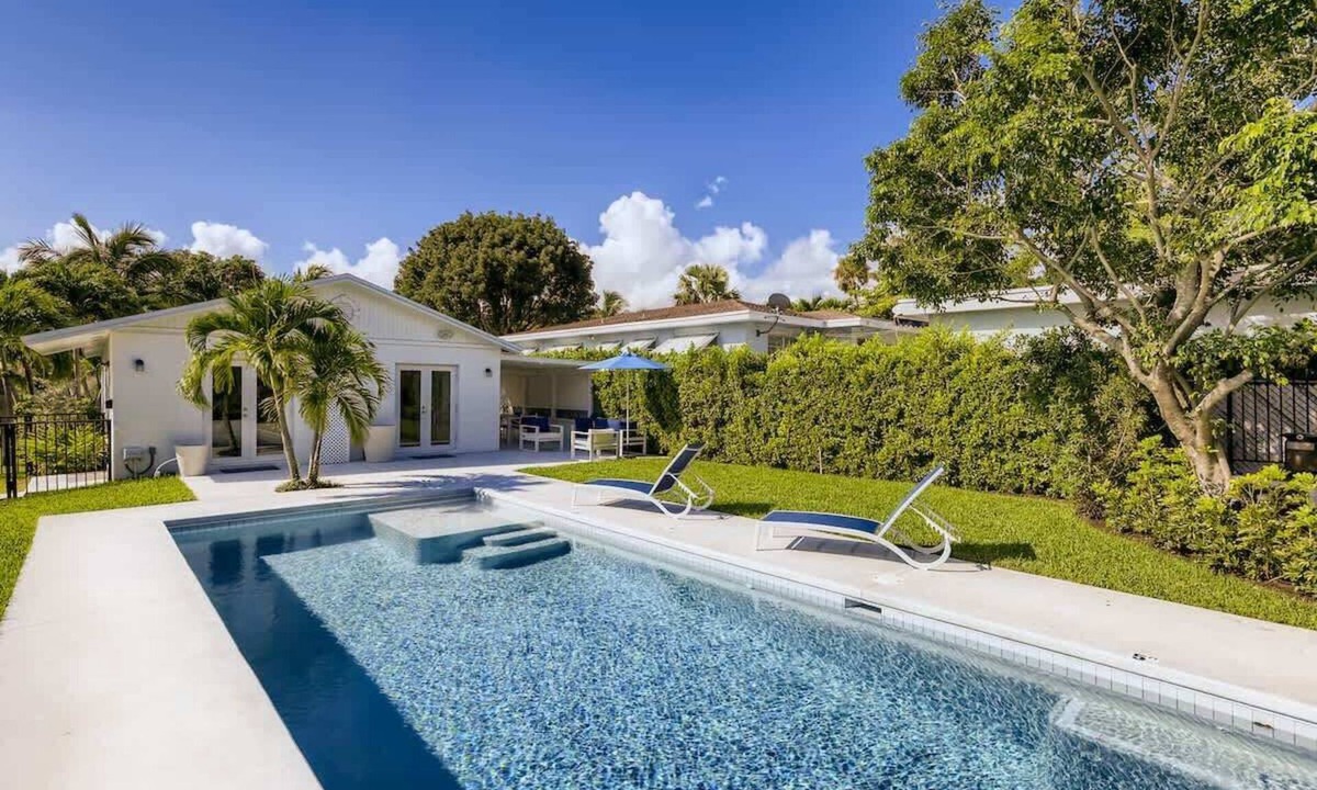 West Palm Beach House | Little Havana - Unwind in a Tropical Garden Retreat with Private Pool