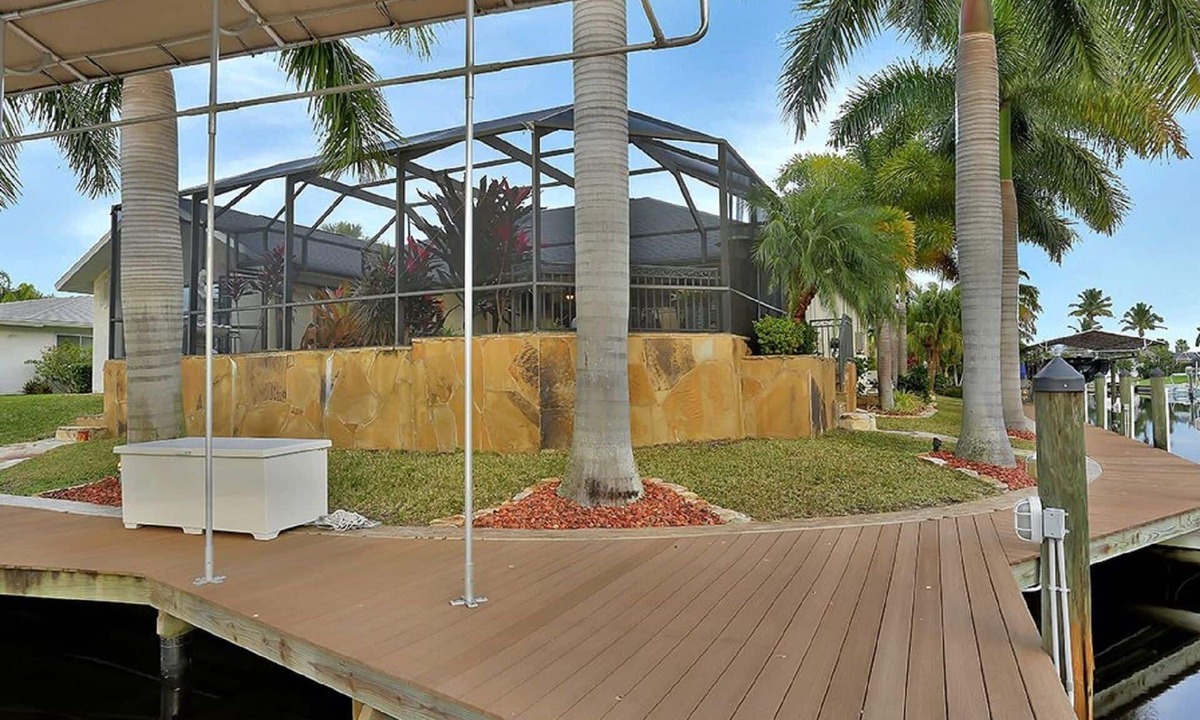 Yacht Club House | Location, Location! Amazing Rental Property . Paradise! Hurry Won't Last!