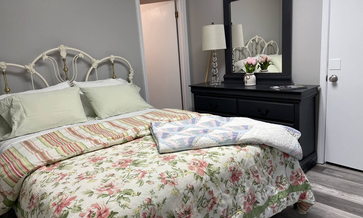 Clifton Apartment | Loft apartment on Clifton, TN Main Street Convenient, Cozy and Clean