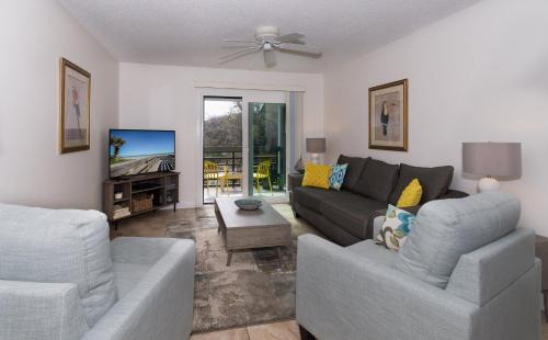 New Smyrna Beach Apartment | Lovely 2 bedroom 2 bath condo located in Sea Woods. SC217