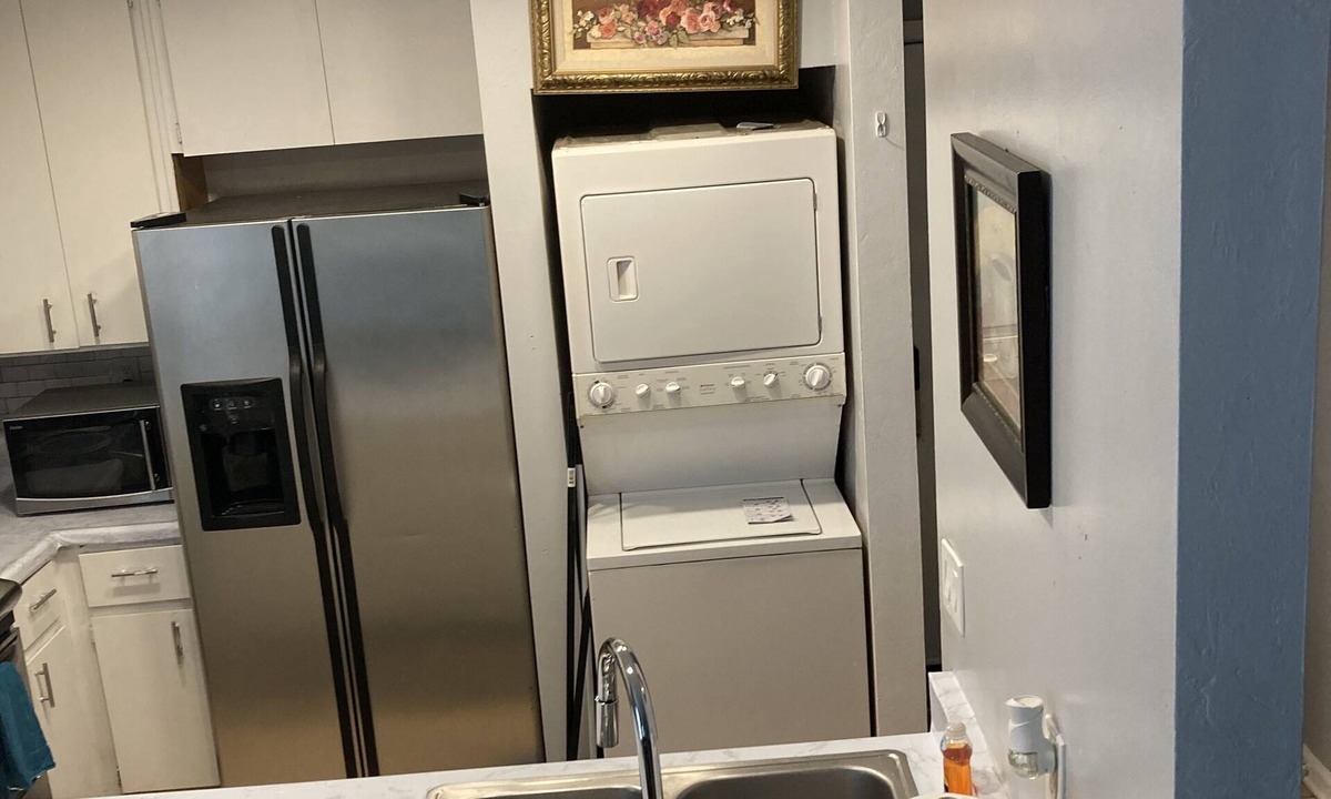 Griffin Heights Apartment | lOVELY 2BD/1BATH WITH INDOOR FIREPLACE NEAR FSU 5 MIN FROM FAMU