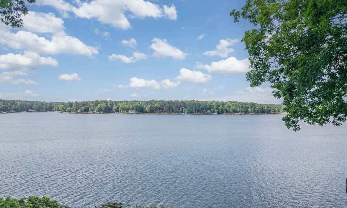 Greensboro House | Lux-Lakefront | Boat & Jet Skis