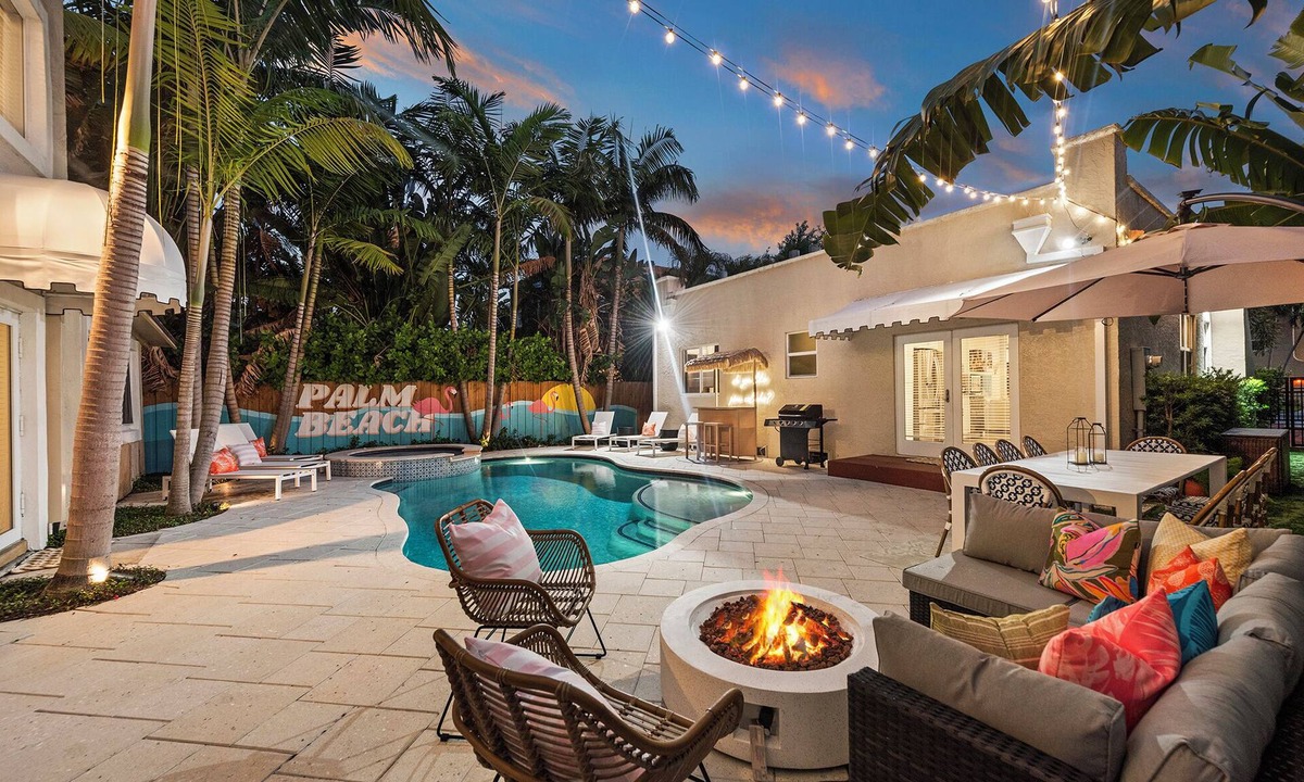 West Palm Beach House | Lux WPB Oasis, Pool Spa, Game Room, Sleeps 12! Great for families!