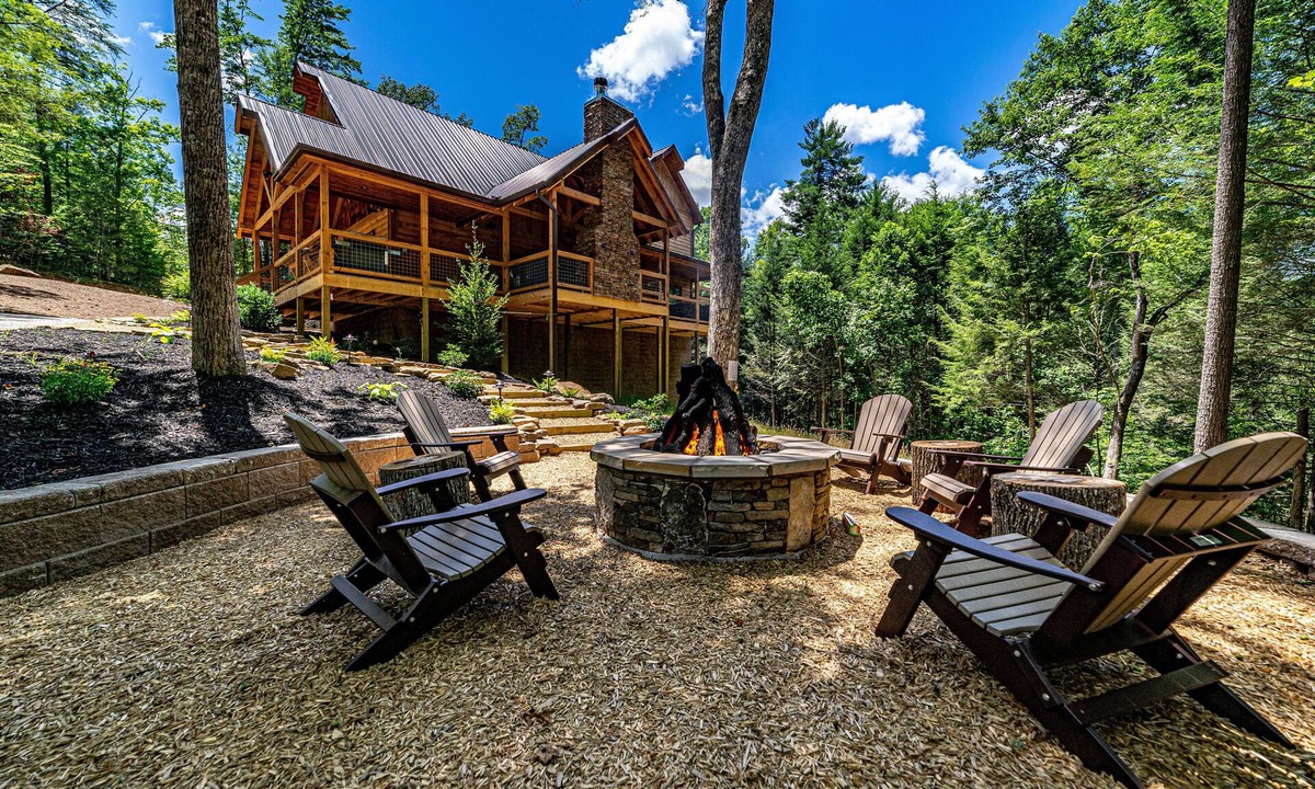 Sevierville Cabin | Luxe Mountain Lodge: Heated Pool ~ Glamping Dome ~ Hot Tub