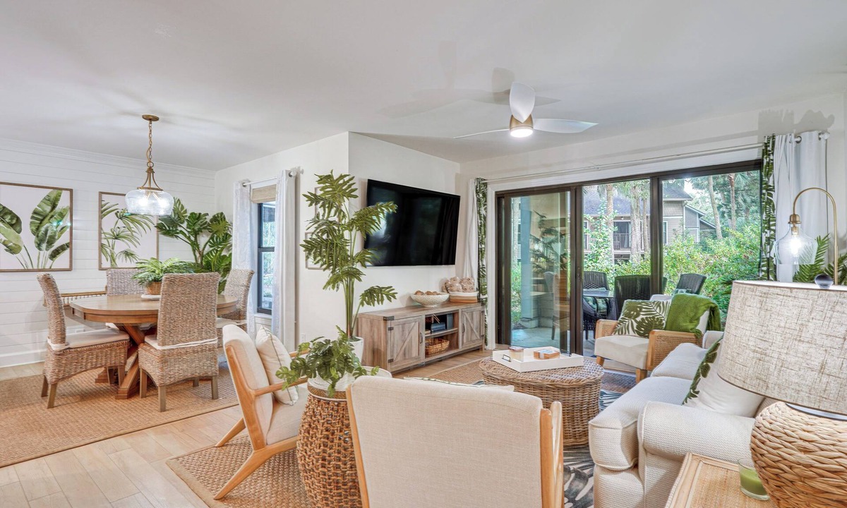 Seabrook Island Villa | Luxe Tropical Resort Escape - Beaches Nearby!