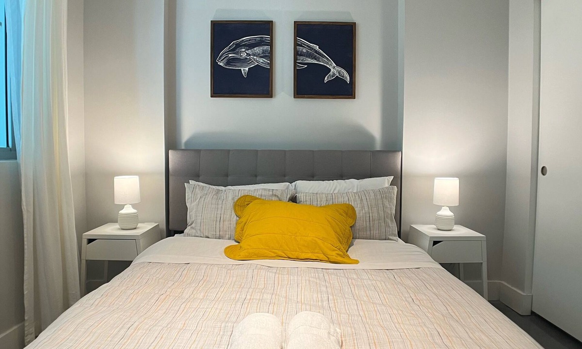 North Beach Condo | Luxurious 2BR, Pool, Hot tub, Sauna, Gym, Parking, Min to Beach