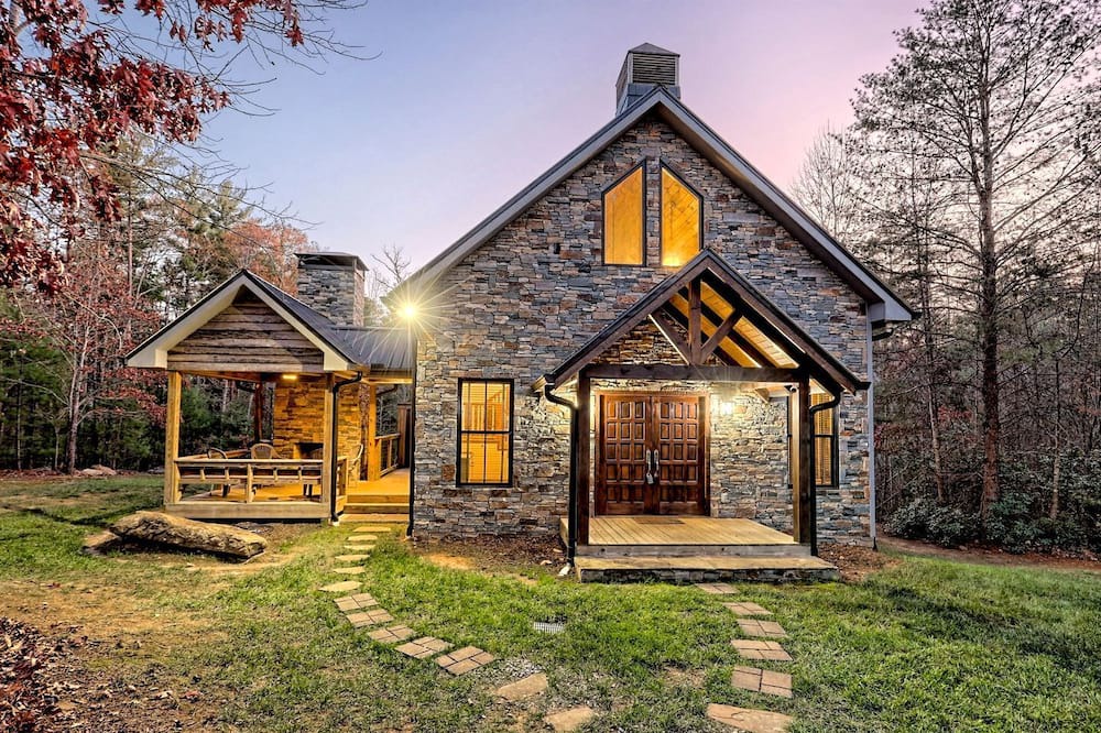 Clarkesville Cottage | Luxurious Cottage Rental for an Amazing Family Getaway in Georgia