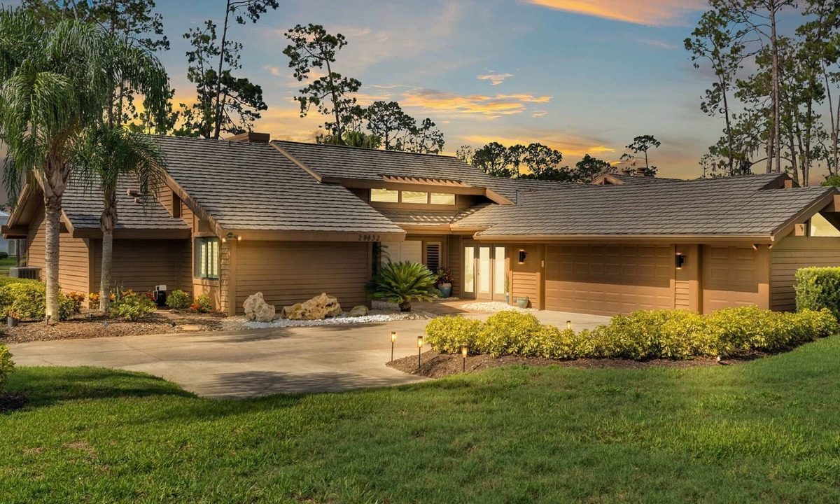 Fairway Village House | Luxurious Golf View Home w/Screened Lanai, Chef’s Kitchen | Office | Pool Access in Saddlebrook!