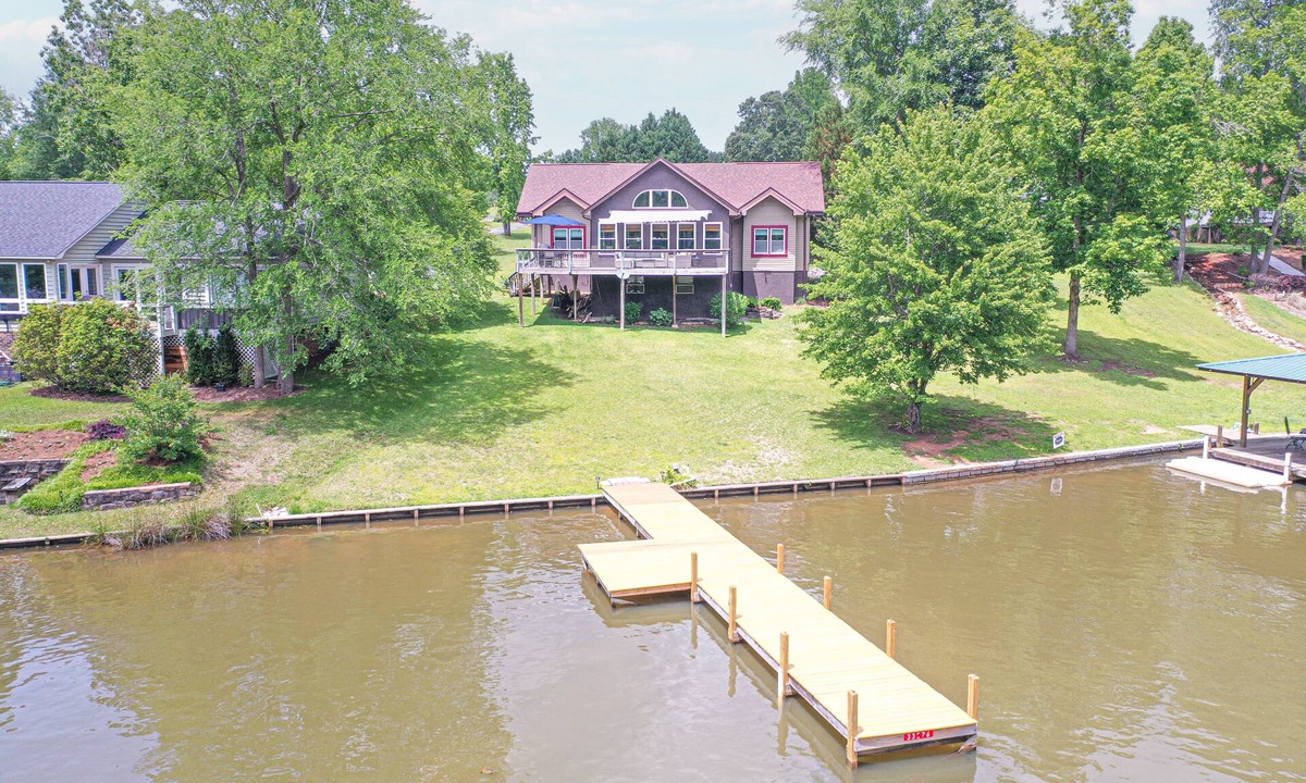 Waterloo House | Luxurious Lake Front Home with Kayaks, SUPs, Dock