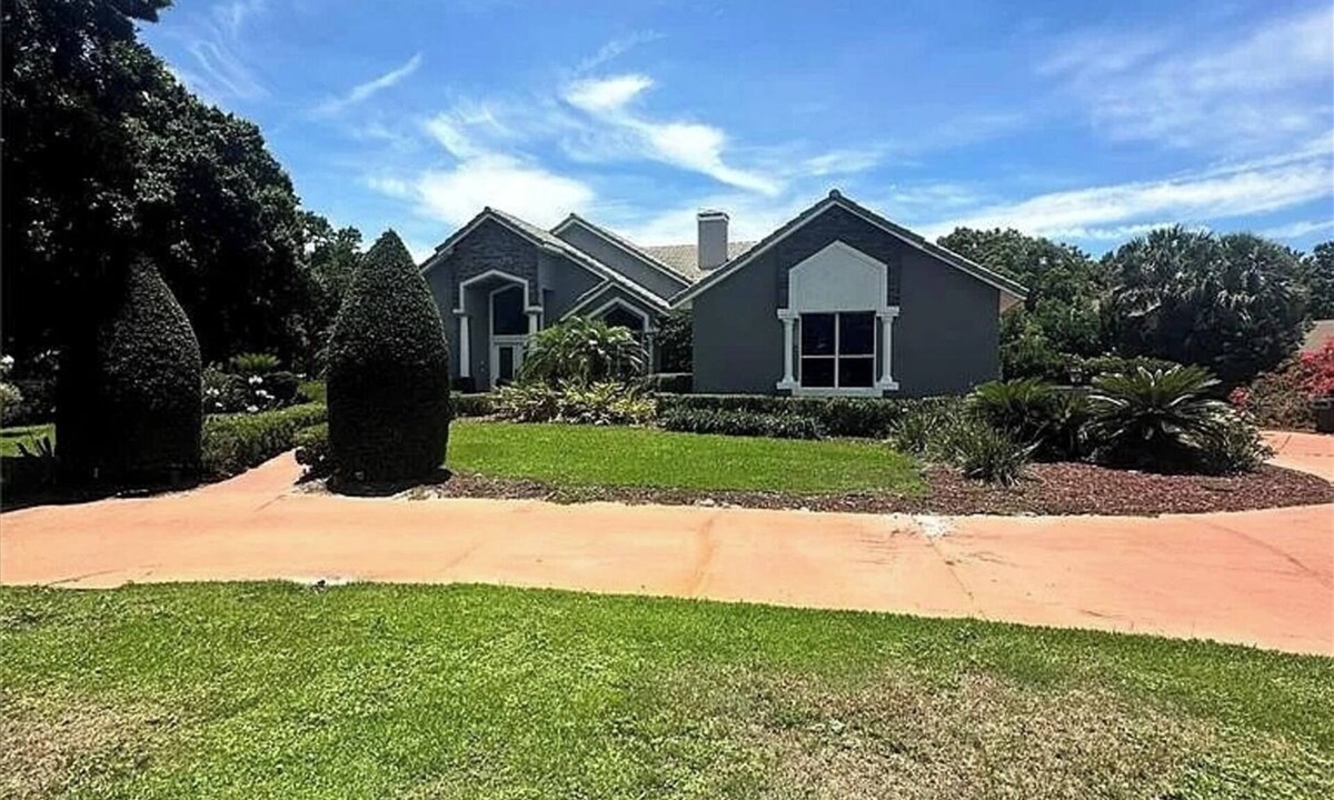 Windermere House | Luxurious Vacation Home in Beautiful Windermere, 20 Min. to Disney & Universal!
