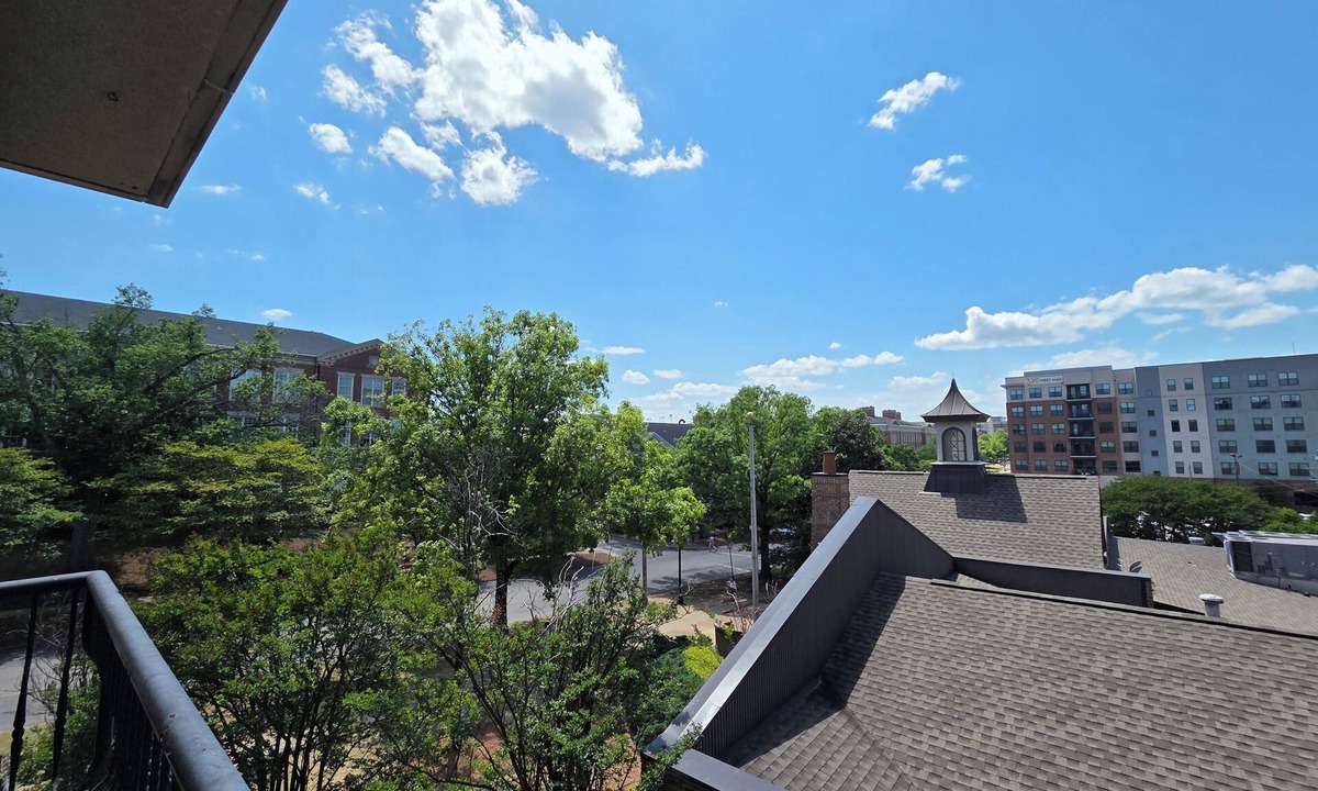 Auburn Condo | Luxury 2 bedroom/2 bath condo steps from Toomer's Corner Downtown Auburn