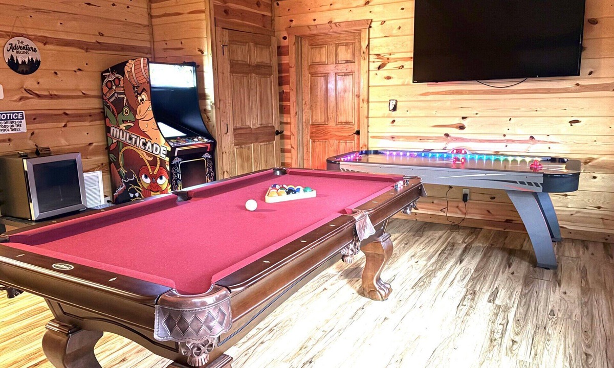 Sevierville Cabin | Luxury 2 King Master Suites 2 Baths, Sleeps 6, Game Room, Hot Tub, Jetted Tubs