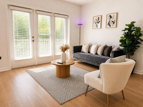 Cherry Apartment | Luxury 2BR Near Uptown Pool, Gym, BBQ