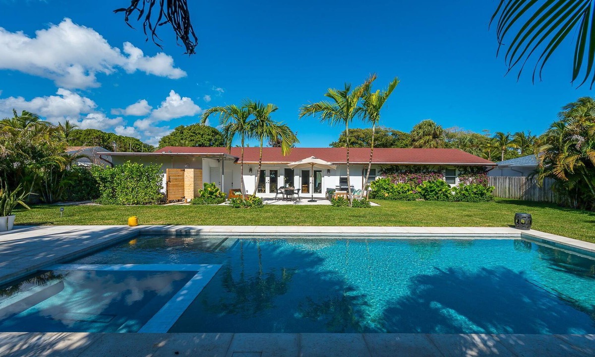 Bel Air House | Luxury 4 Bed, 3.5 Bath Designer Pool Home. Pets Welcome!