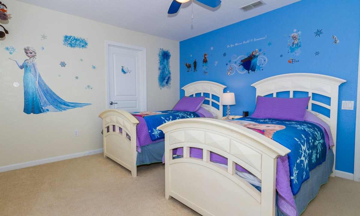 West Kissimmee Villa | Luxury 5 Star Vacation Villa - Frozen Themed Room