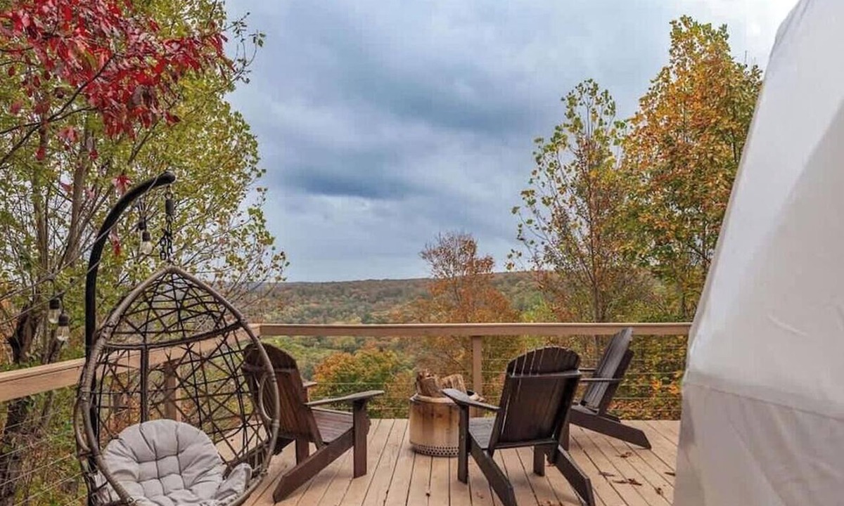 McMinnville Cabin | Luxury Fully Equipped Dome with Hot-Tub and Impressive Deck in Tennessee