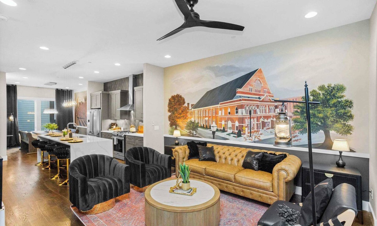Buena Vista House | Luxury Gated Duo Sleeps 24 Karaoke & Rooftop