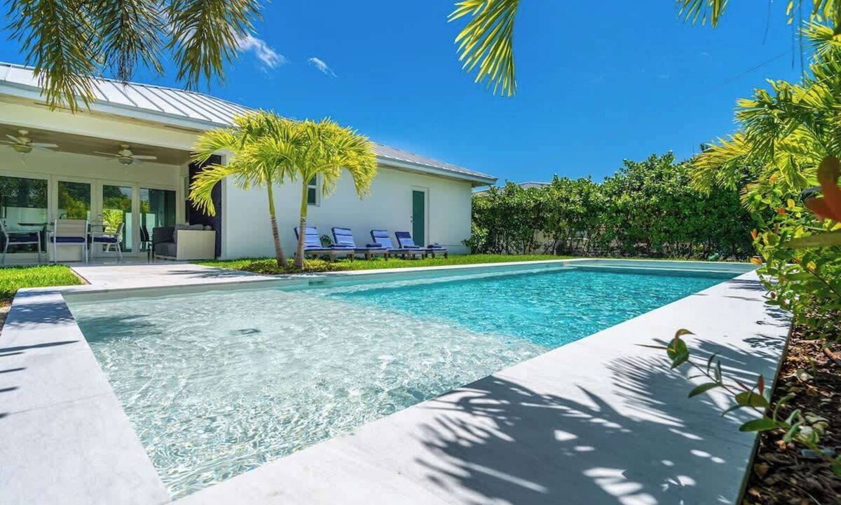North Bay Village House | Luxury House 4 beds Pool w Jaccuzzi