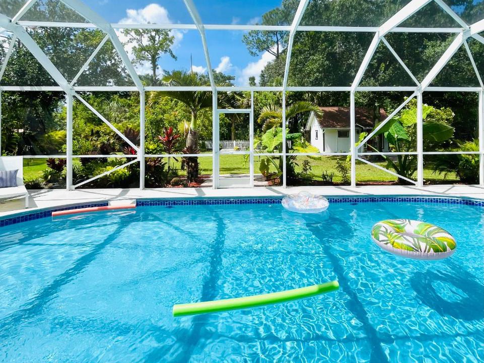 Jupiter Farms House | Luxury Jupiter Farm Getaway Pool, BBQ, Game Shed