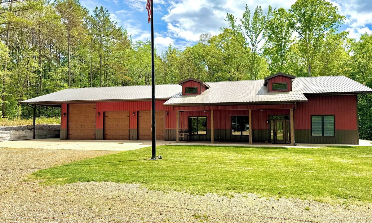Springville House | Luxury KY Lake Home. Pristine 5 bed/5 bath retreat set in acres of gated privacy