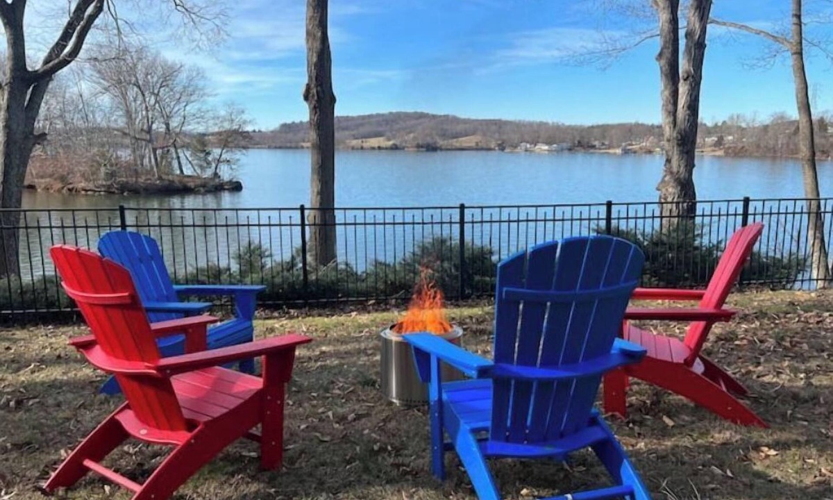Radford House | Luxury Lake Front Lodge on Claytor Lake, VT & RU close