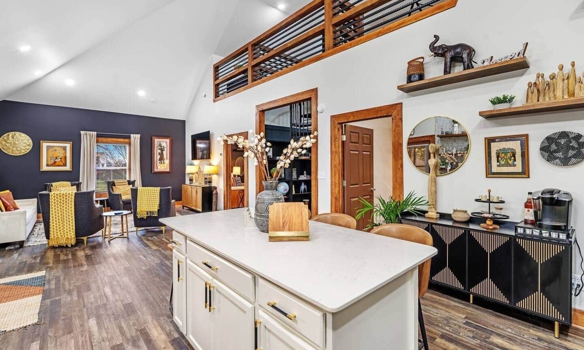Greensboro House | Luxury Loft House Near Golf Course and Downtown!