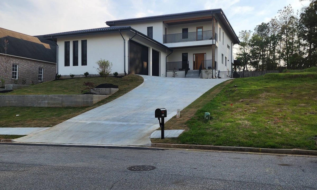 Martinez House | Luxury Masters Getaway, 6-miles from Course!