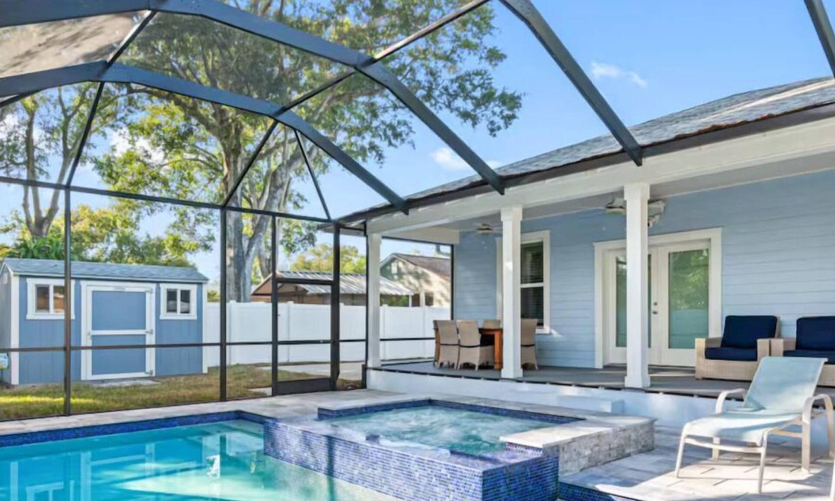 Riverside Heights House | Luxury Retreat Hot Tub Private Fenced Yard