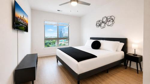 Second Ward Apartment | Luxury Uptown Charlotte 2BR Rooftop Pool Gym & Skyline Views