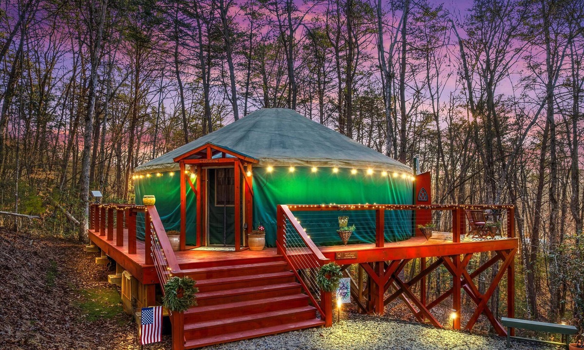 Cherokee House | Luxury Yurt in Bryson City close to Best Hiking in Smoky Mountains