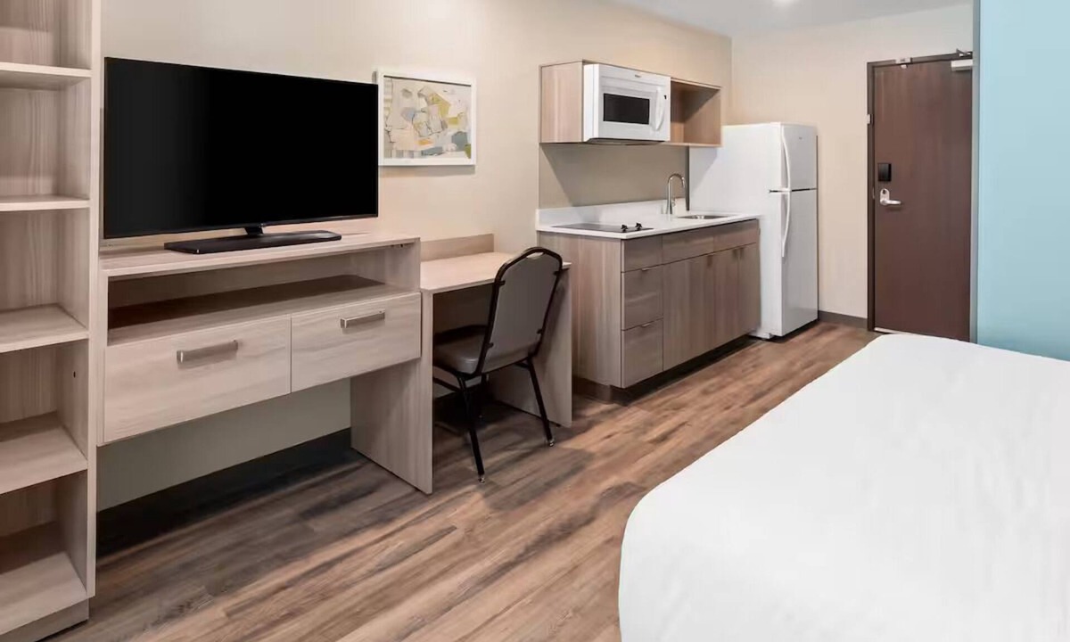 Greenville - Spartanburg Hotel | Made for Memorable Stays! 2 Units, Pets Are Welcome, Free Parking!