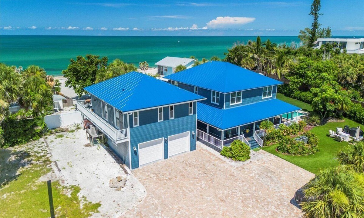 Englewood House | Manasota Key Beach Estate 6BR Compound w/Pool