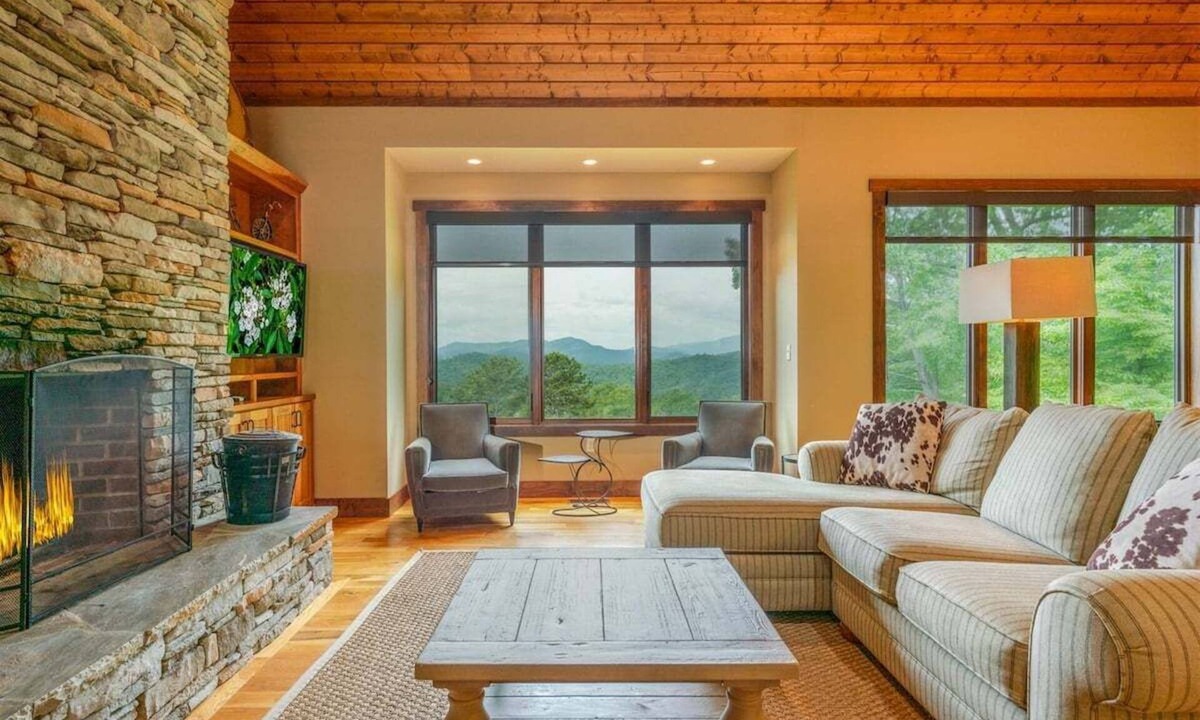 Pisgah Forest House | Maple Cottage in Sutton Knob