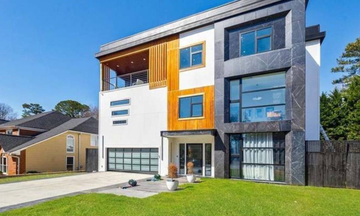 Woodstock House | Marietta modern Home Spacious 7k sq ft 6-bedroom