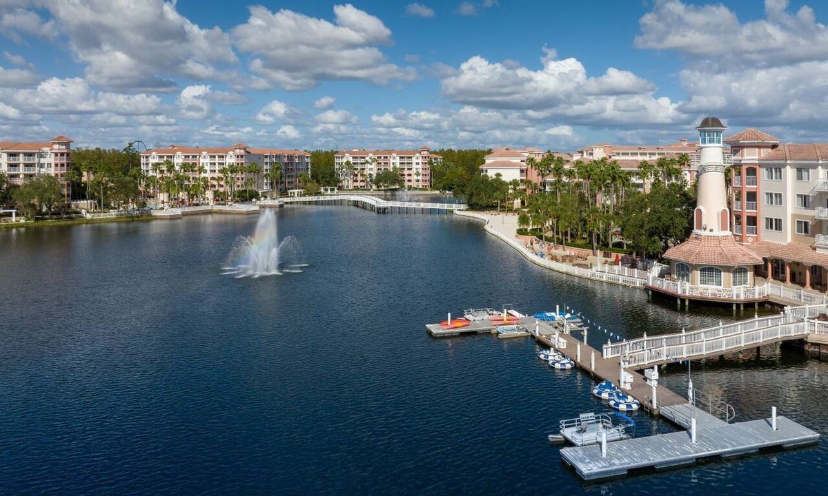 Williamsburg Resort | Marriott Grand Vista : Orlando : 2 Bedroom , 2 Full Bathroom Villa Sleeps 8
