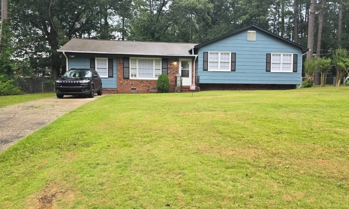 Westover House | Marvelous 4-bedroom w/Gameroom in Fayetteville