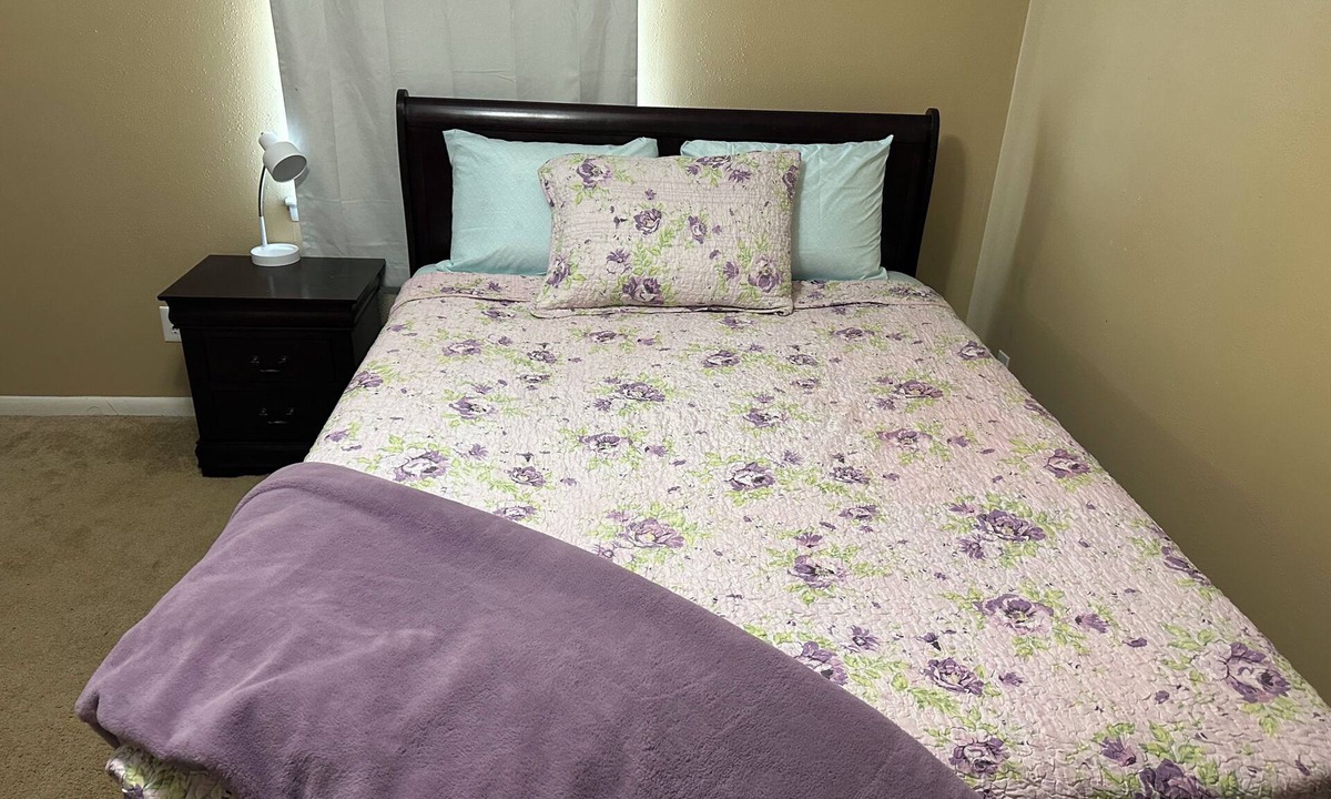 Fayetteville House | Marvelous ROOM FOR RENT SHARED-BATHROOM house with AC in Fayetteville