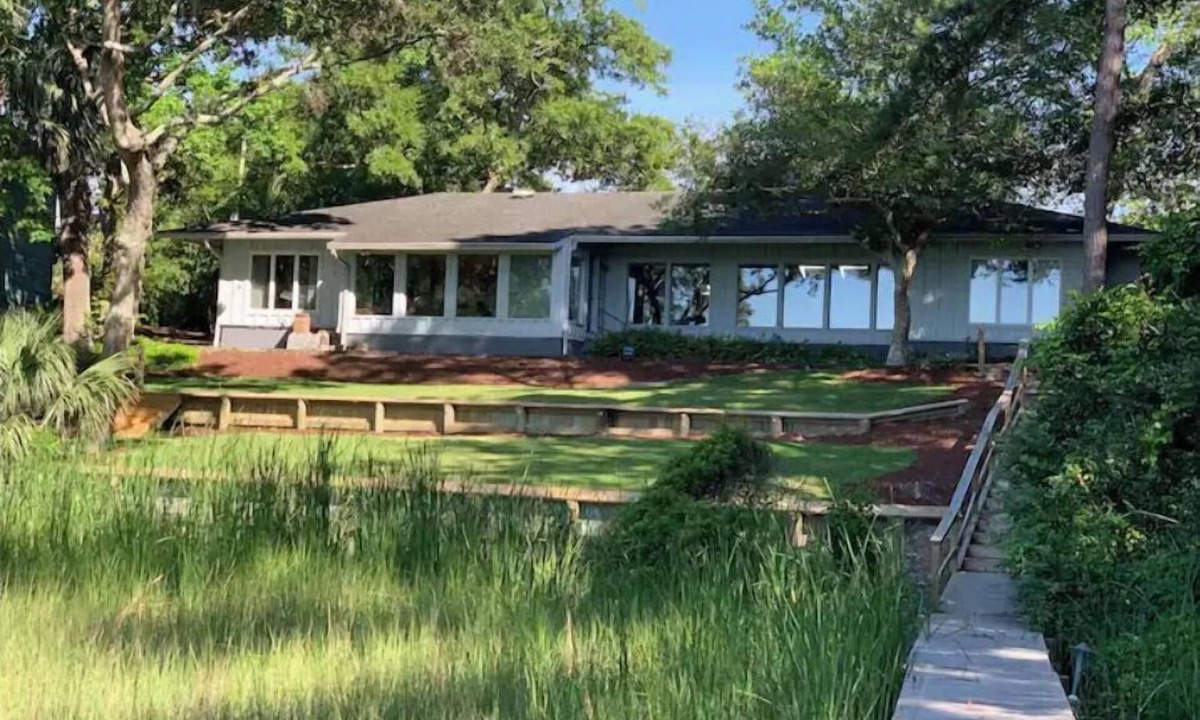 Mount Pleasant House | MCM Magic on the Marsh