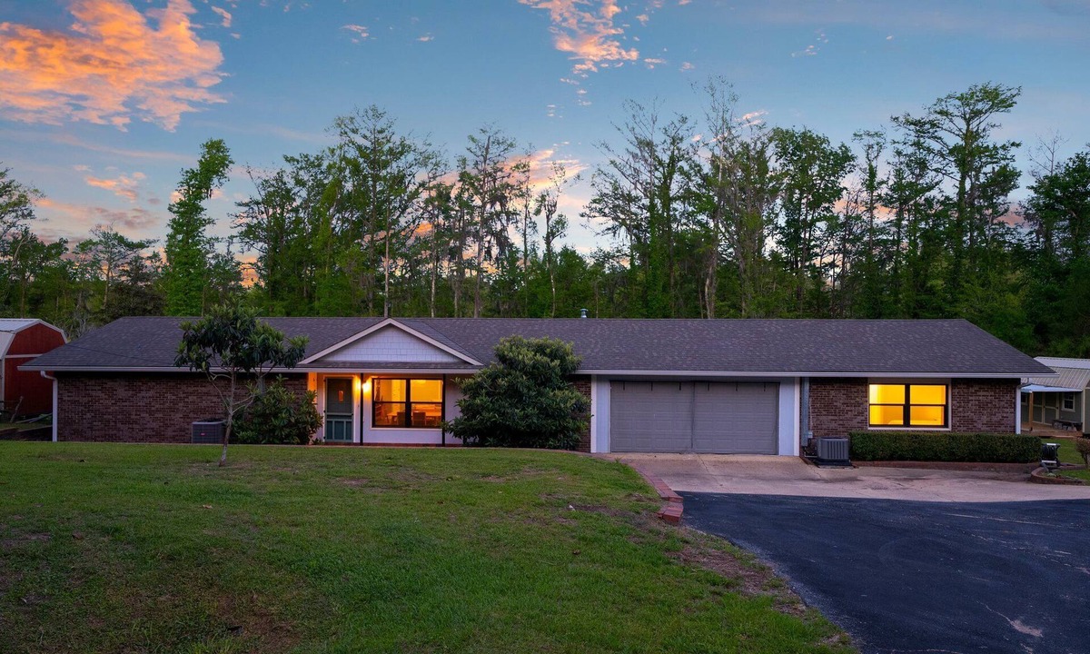 Marianna House | Merritt's Mill Pond Hideaway - 2.5 acres of waterfront paradise