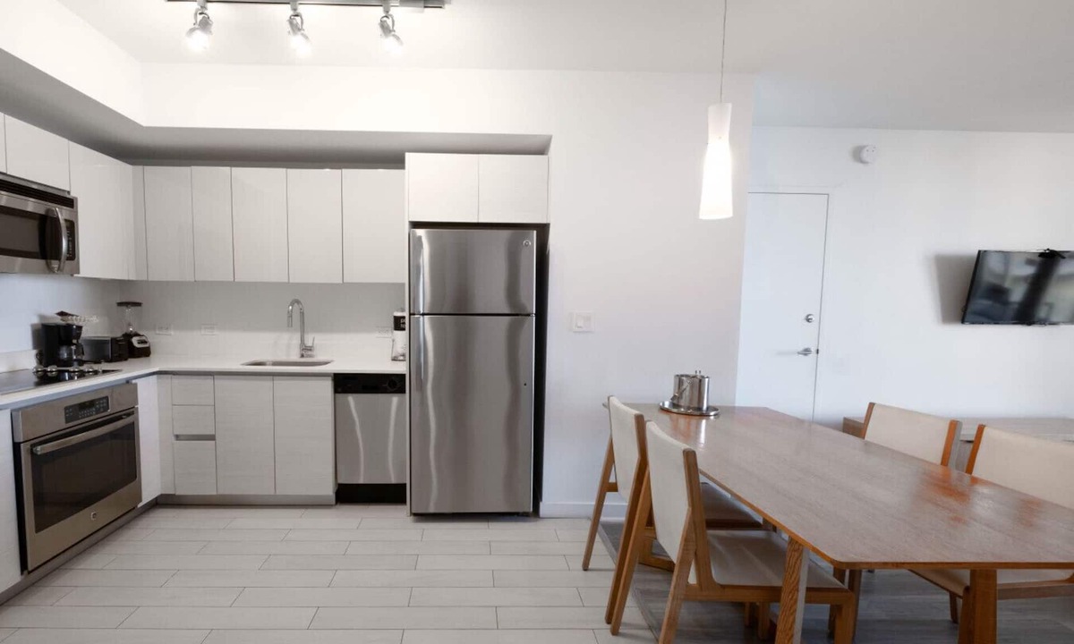 Hallandale Beach Apartment | Miami Beautiful Apartment with ocean view 1B/1B