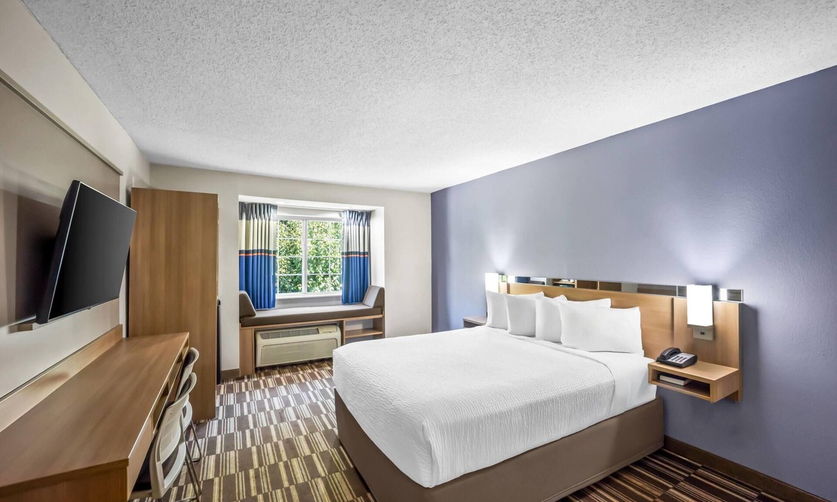 Greensboro Hotel | Microtel Inn by Wyndham Greensboro