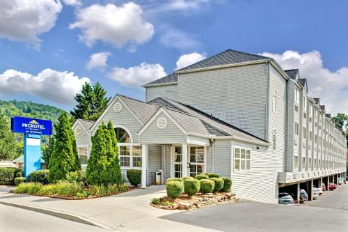 Gatlinburg Hotel | Microtel Inn & Suites by Wyndham Gatlinburg