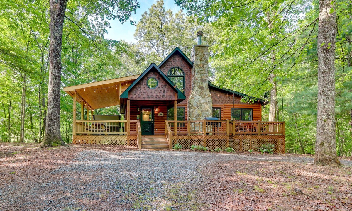 Mineral Bluff Cabin | Mineral Bluff Cabin: Hot Tub, Pets, & Peace
