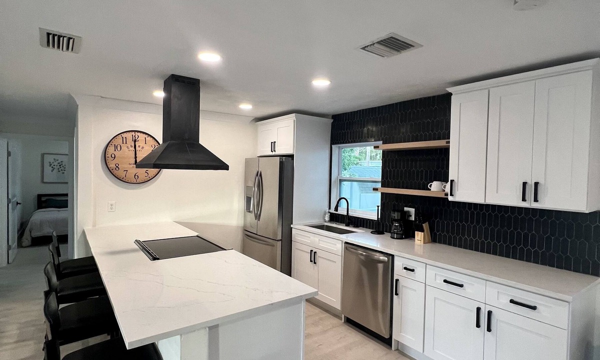 Jensen Beach House | MINUTES TO BEACHES & DOWNTOWN JENSEN BEACH, SLEEPS 4